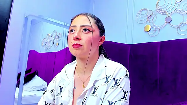 Snapshot of JuliethCruz_ chatting on November 2025 05:31:01 PM JuliethCruz online show from November 2025 05:31:01 PM