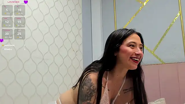 Snapshot of JuliethCruz_ chatting on May 2026 07:09:02 PM JuliethCruz online show from May 2026 07:09:02 PM