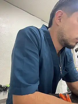 Leonardmoppet online show from November 2025 08:51:01 PM