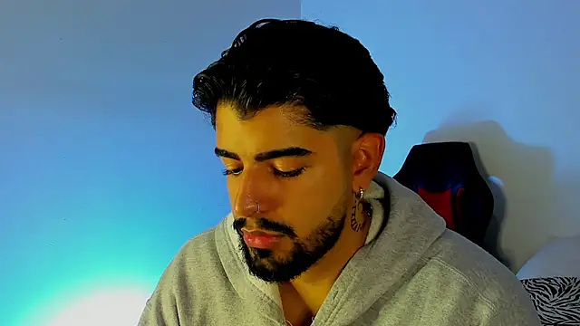 maximo black  online show from October 2025 10:10:01 PM