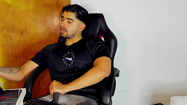 maximo black  online show from November 2025 12:54:01 AM