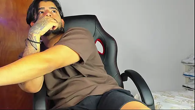 maximo black  online show from November 2025 10:21:02 PM