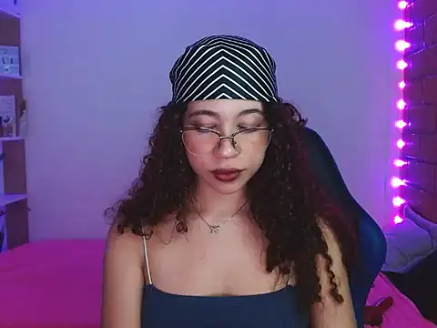 Medussa3033 online show from December 2025 03:23:01 AM