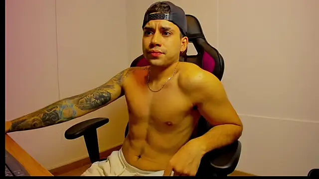 Mike montoya01 online show from December 2025 10:18:02 PM