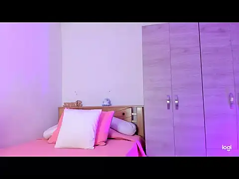 Niaa222 online show from November 2025 09:58:01 PM