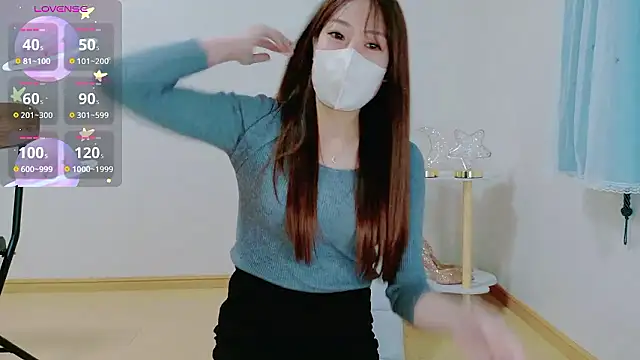 TSUKI circle online show from November 2025 02:29:01 PM