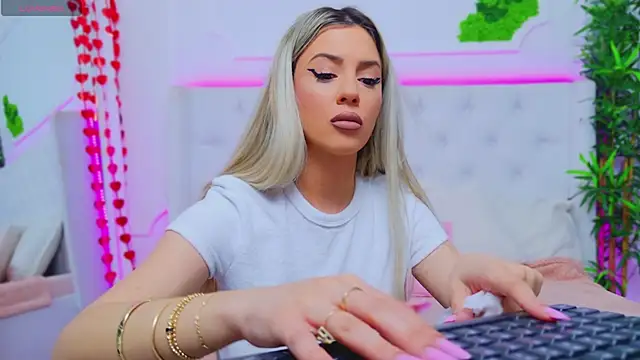 AriannaSins online show from February 2025 01:22:01 PM