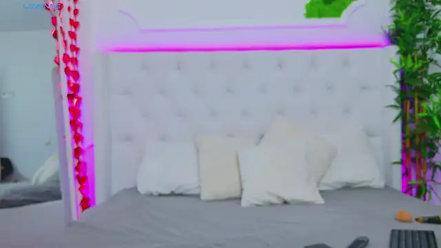 AriannaSins online show from March 2025 01:21:01 PM