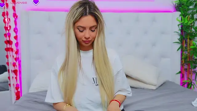 AriannaSins online show from March 2025 07:49:01 PM