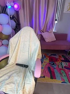 Snapshot of cold_blondie chatting on June 2026 05:43:01 AM cold blondie online show from June 2026 05:43:01 AM