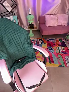 Snapshot of cold_blondie chatting on July 2026 05:32:02 AM cold blondie online show from July 2026 05:32:02 AM