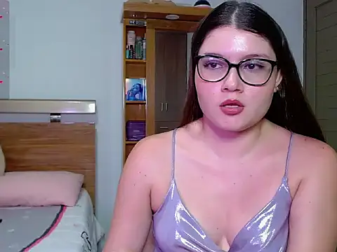 18 girl online show from October 2025 09:20:01 AM