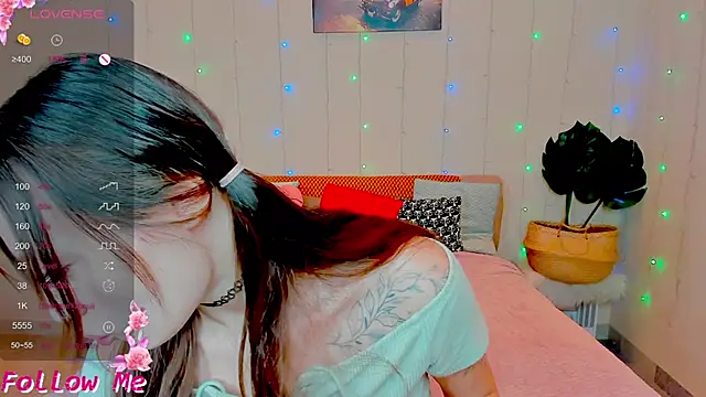 Snapshot of honeybuns_lizzy chatting on October 2025 12:57:01 AM honeybuns lizzy online show from October 2025 12:57:01 AM