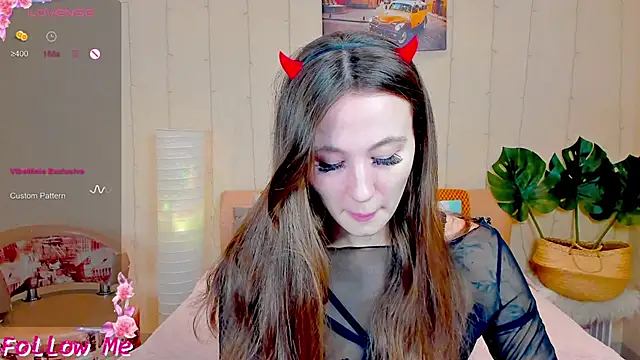 Snapshot of honeybuns_lizzy chatting on November 2025 12:10:02 AM honeybuns lizzy online show from November 2025 12:10:02 AM