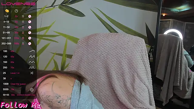 Snapshot of honeybuns_lizzy chatting on November 2025 12:09:01 AM honeybuns lizzy online show from November 2025 12:09:01 AM