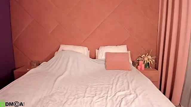 Vanessa River online show from October 2025 01:17:01 AM