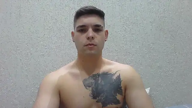 Snapshot of Zure-xxx chatting on June 2026 07:26:02 PM Zure-xxx online show from June 2026 07:26:02 PM