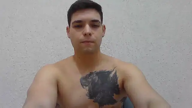 Snapshot of Zure-xxx chatting on July 2026 10:45:01 PM Zure-xxx online show from July 2026 10:45:01 PM