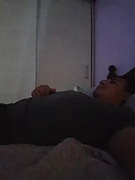 Snapshot of Rueditasss chatting on December 2025 07:08:02 PM Rueditasss online show from December 2025 07:08:02 PM