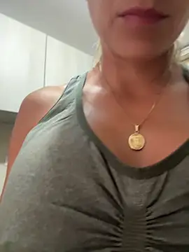 valentina herrrera online show from December 2025 12:33:02 PM