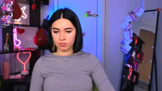 Snapshot of miki_ti chatting on February 2026 09:44:02 PM miki ti online show from February 2026 09:44:02 PM