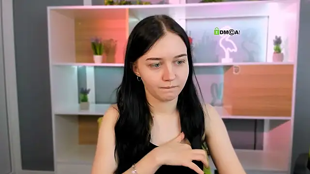 Snapshot of miki_ti chatting on February 2026 08:24:02 AM miki ti online show from February 2026 08:24:02 AM