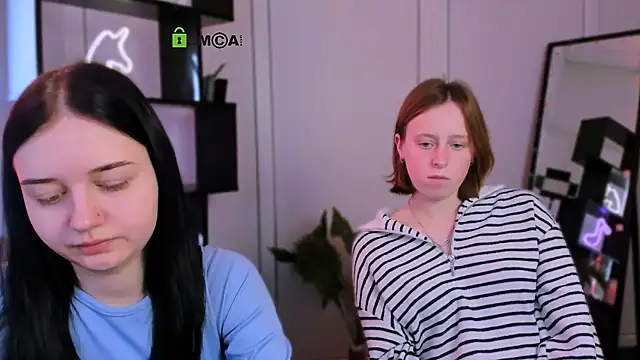 Snapshot of miki_ti chatting on February 2026 06:58:01 AM miki ti online show from February 2026 06:58:01 AM