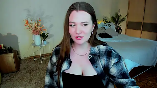 Moonvelle online show from November 2025 11:20:01 AM