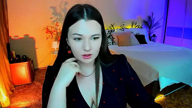 Moonvelle online show from November 2025 12:16:01 PM