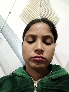 Anshika1431 online show from December 2025 04:14:02 PM