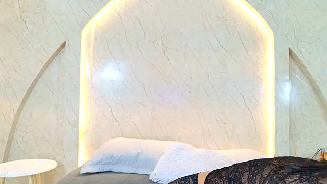 Snapshot of Antonella_Russo1 chatting on May 2026 01:39:02 PM Antonella Russo1 online show from May 2026 01:39:02 PM