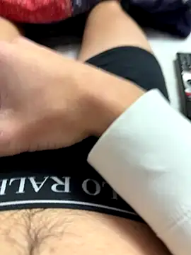 Snapshot of CuriousHetero77 chatting on October 2025 05:20:02 PM CuriousHetero77 online show from October 2025 05:20:02 PM