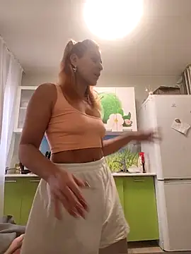 Snapshot of MaryTease chatting on October 2025 07:40:01 AM MaryTease online show from October 2025 07:40:01 AM