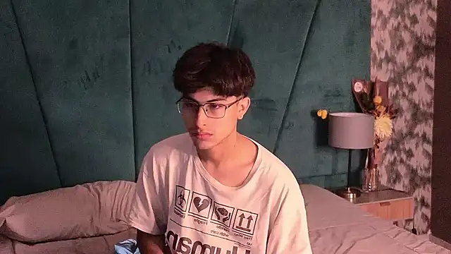 Aaron Eze online show from February 2026 11:03:01 PM