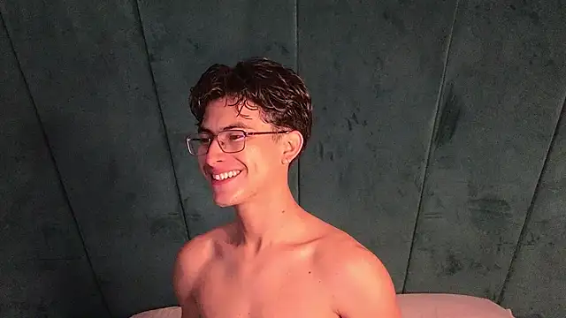 Aaron Eze online show from March 2026 11:16:02 AM