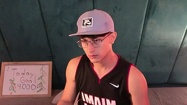 Aaron Eze online show from March 2026 12:09:01 PM