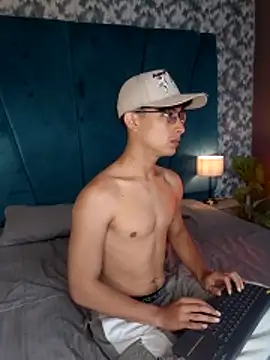 Aaron Eze online show from March 2026 12:09:01 PM