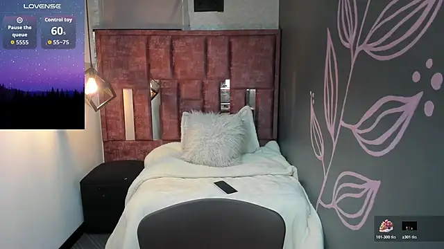 Rachel  Jonees online show from October 2025 11:44:02 AM