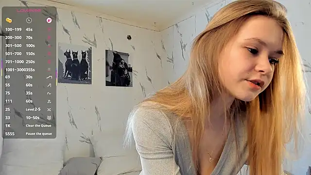 SophieRayne online show from February 2026 01:48:02 PM