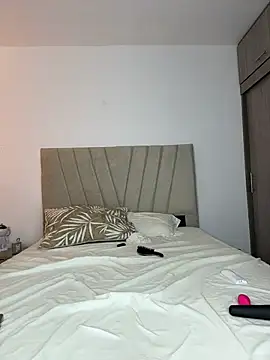 Julietalcl online show from March 2026 08:04:02 PM