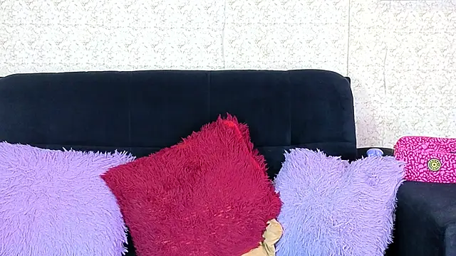 Charlotte Skinny aws online show from October 2025 03:47:02 AM