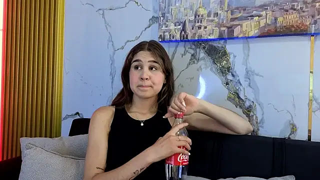 Charlotte Skinny aws online show from November 2025 07:05:02 PM