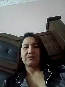 Bigtitsass81 online show from November 2025 04:17:01 PM