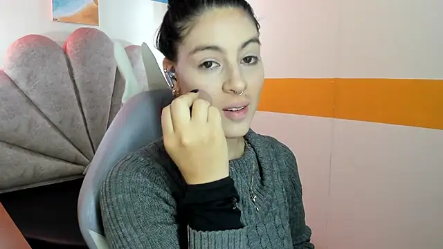 moon winy online show from October 2025 11:38:01 AM