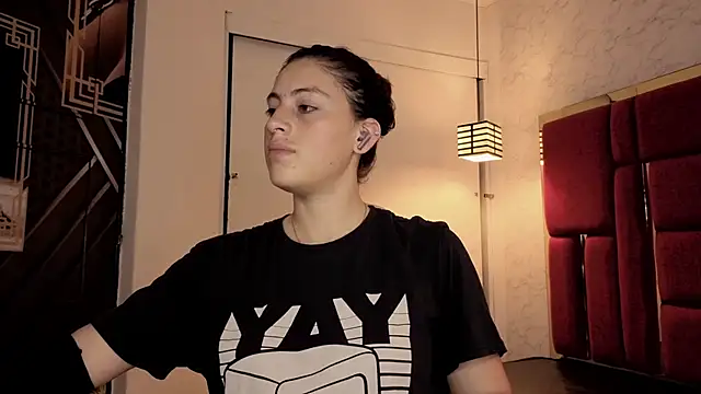 moon winy online show from November 2025 11:56:02 AM