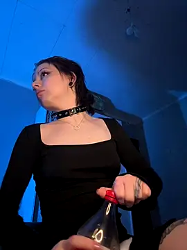 AnmiXHot online show from November 2025 07:15:02 PM