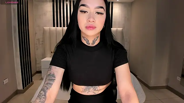 MeganCross1 online show from November 2025 11:37:02 PM