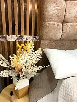 KitsuneHina online show from December 2025 11:30:02 AM