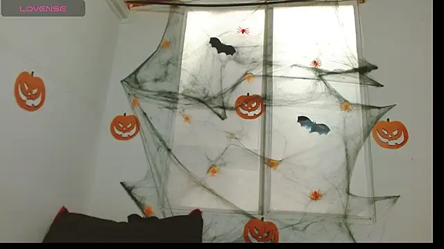 Snapshot of nicole-roman chatting on October 2025 01:00:01 PM nicole-roman online show from October 2025 01:00:01 PM