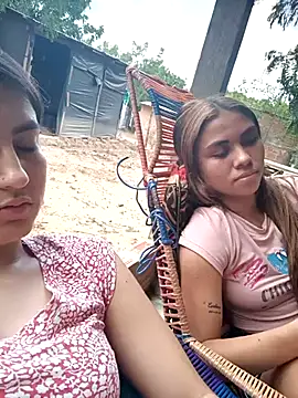 2Hot Queens online show from October 2025 10:10:01 PM